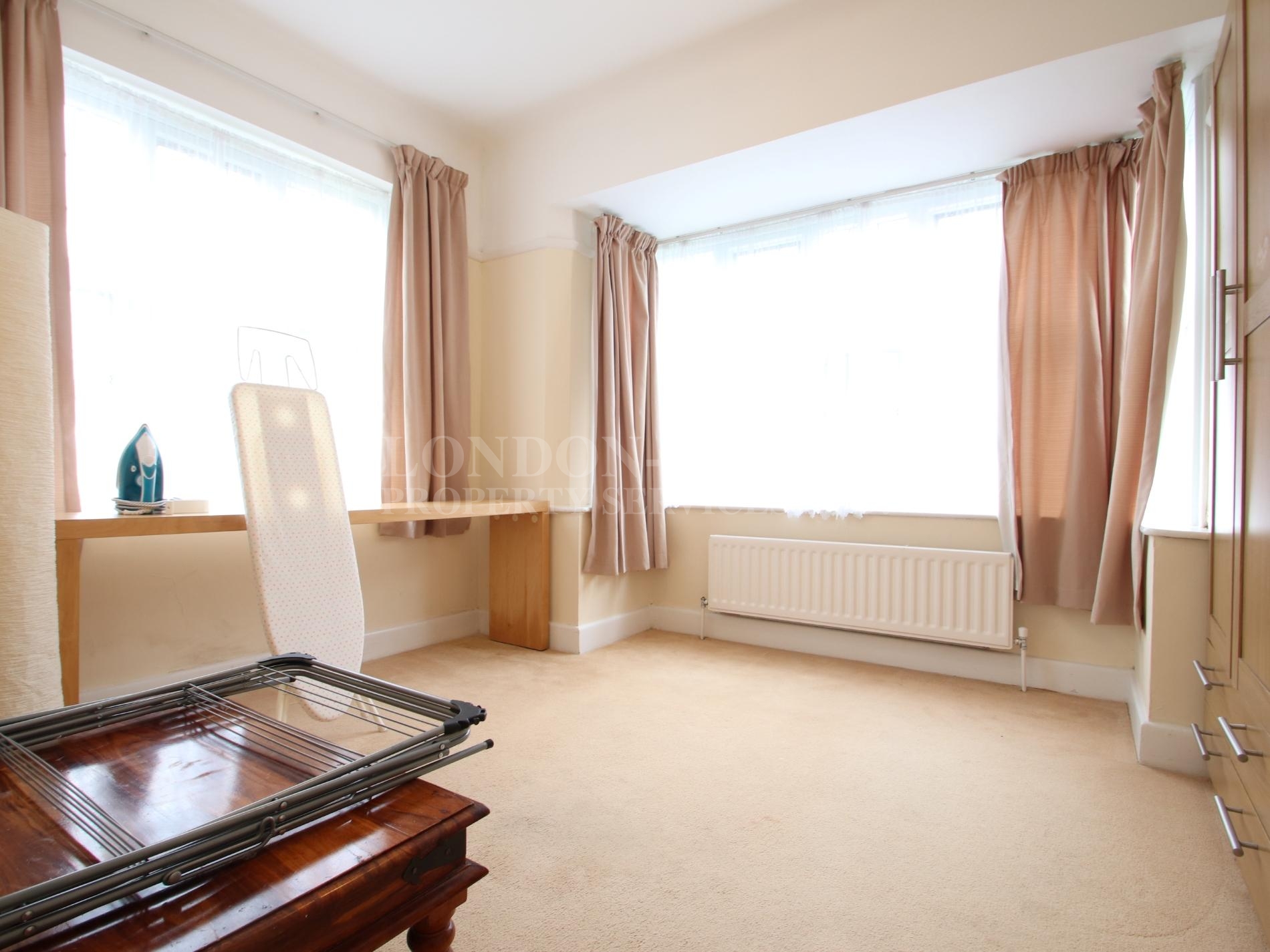 Oxford Court W3 :: London-Tokyo Property Service